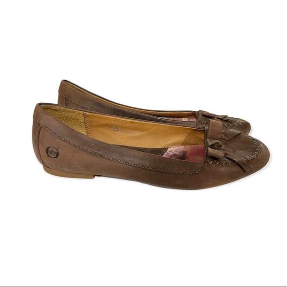 Born Brown Leather Slip‎ On Moccasin Stitch Toe Flat Shoes Size 7 - Picture 1 of 12